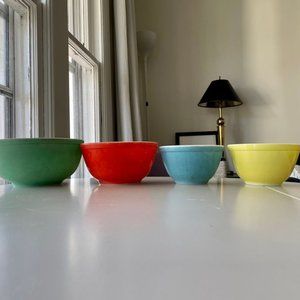Vintage Pyrex Primary Color Mixing Bowl Set